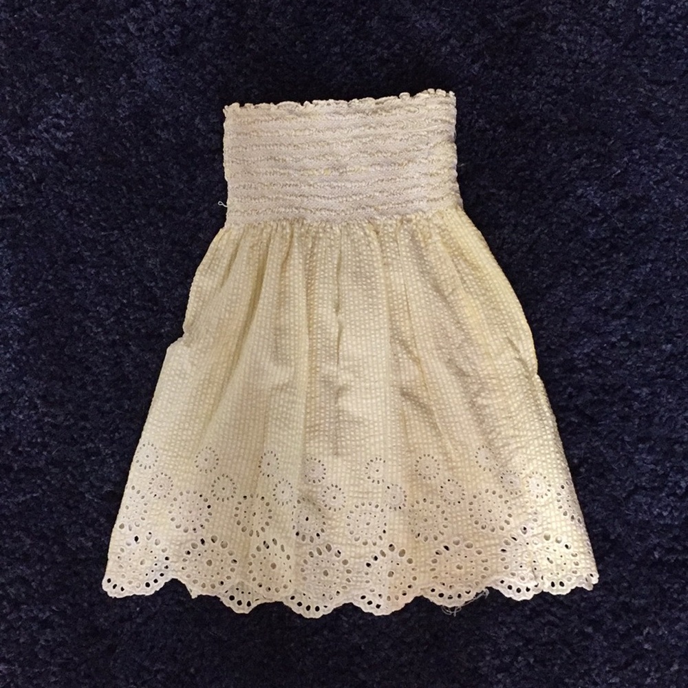 Adults strapless top.